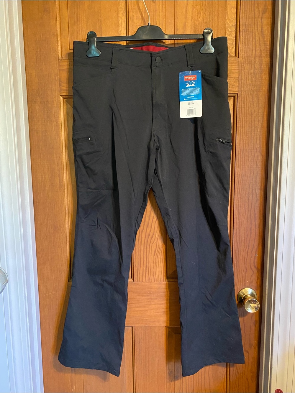 NWT Men's Wranglers Black Performance Cargo Pants. 36 x 30